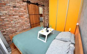 Apartament Blue Bastion Wałowa 23c z klimatyzacją i miejscem parkingowym w podziemnym parkingu